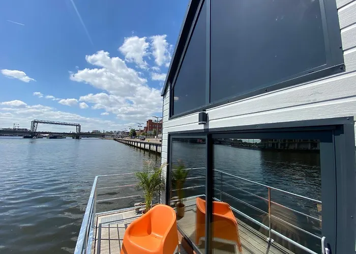 Hotel apartamentowy Floating - Odra Dream 3*